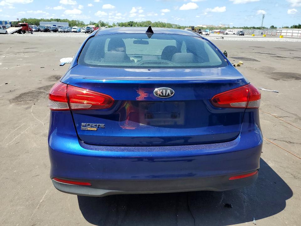 54103136 :رقم المزاد ، 3KPFL4A7XJE196509 vin ، 2018 Kia Forte مزاد بيع