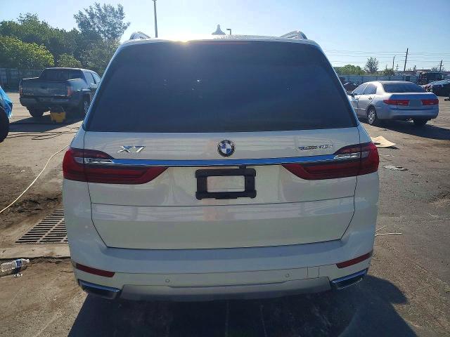 51088156 :رقم المزاد ، 5UXCW2C02M9H35987 vin ، 2021 Bmw X7 مزاد بيع