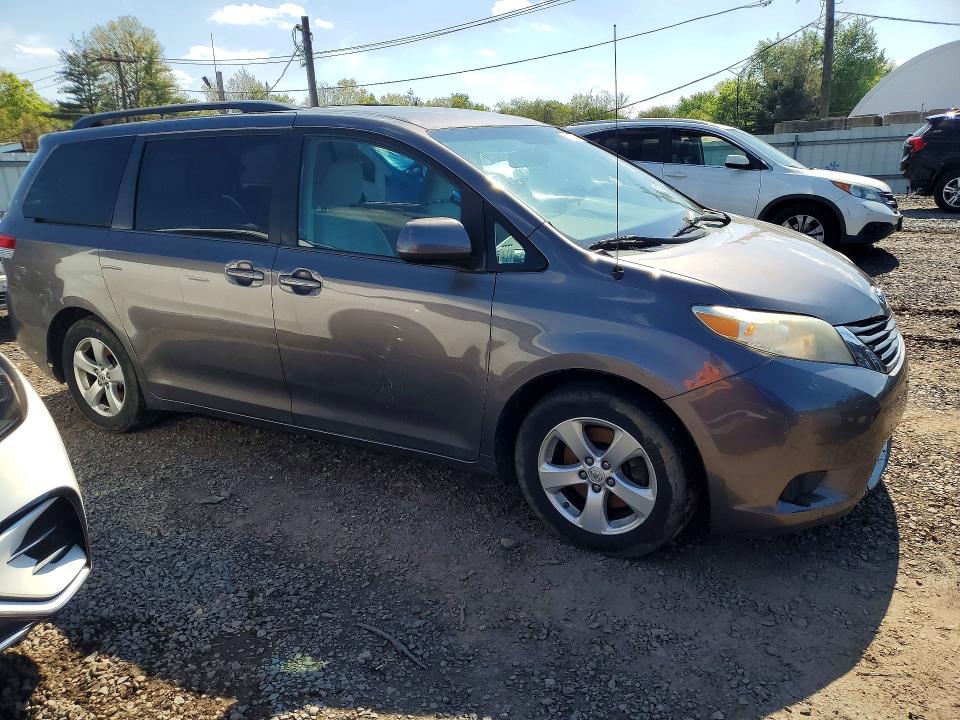 2013 Toyota Sienna მანქანა იყიდება აუქციონზე, vin: 5TDKK3DC5DS356486, აუქციონის ნომერი: 51970076