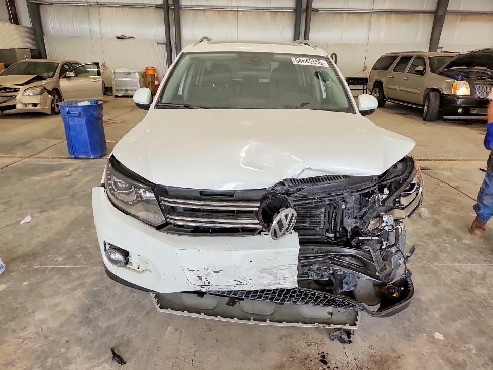 2016 Volkswagen Tiguan მანქანა იყიდება აუქციონზე, vin: WVGBV7AX2GW574875, აუქციონის ნომერი: 54645356