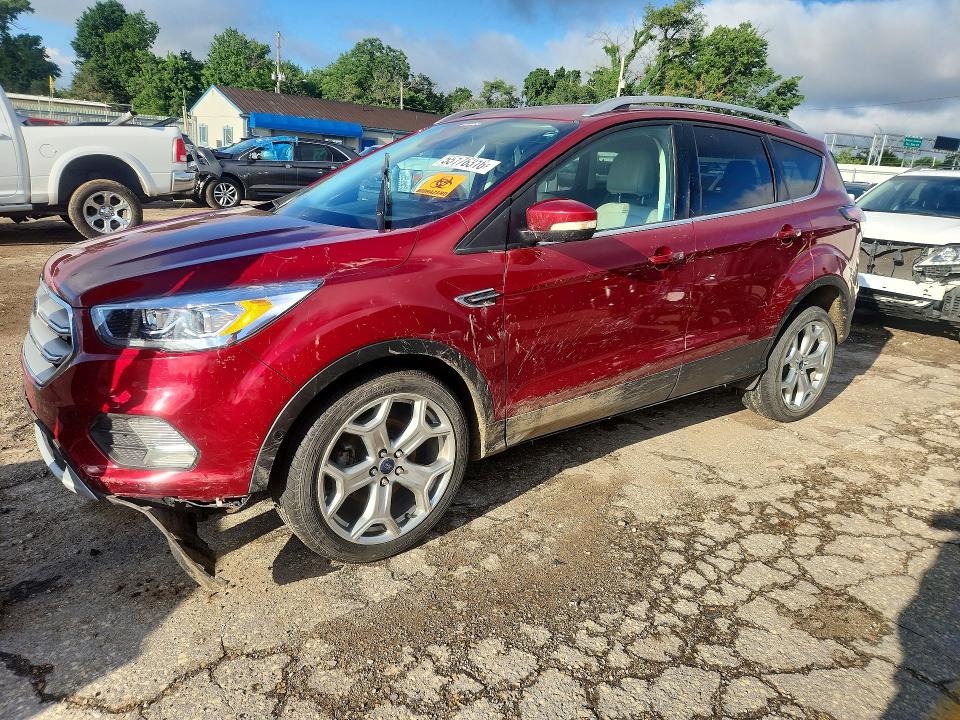2017 Ford Escape მანქანა იყიდება აუქციონზე, vin: 1FMCU0JD4HUB12710, აუქციონის ნომერი: 55176316