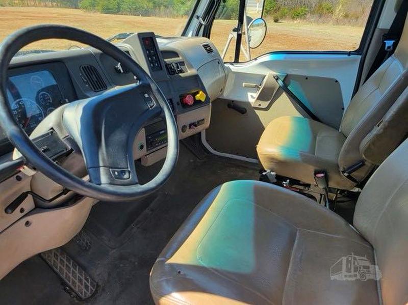 2007 Sterling Truck L მანქანა იყიდება აუქციონზე, vin: 2FWBAWDJ17AX71609, აუქციონის ნომერი: 53057726