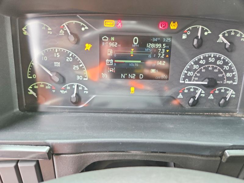 54615236 :رقم المزاد ، 4V4WC9EH1RN629758 vin ، 2024 Volvo Vnr مزاد بيع