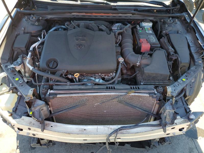 53955866 :رقم المزاد ، 4T1BZ1HK2JU021108 vin ، 2018 Toyota Camry مزاد بيع