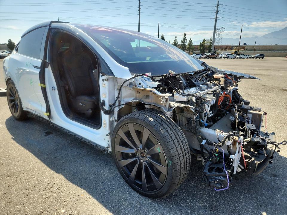 Продажа на аукционе авто 2022 Tesla Model X, vin: 7SAXCBE53NF329793, номер лота: 51530416