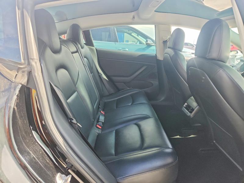 52733126 :رقم المزاد ، 5YJ3E1EB1JF178534 vin ، 2018 Tesla Model 3 مزاد بيع