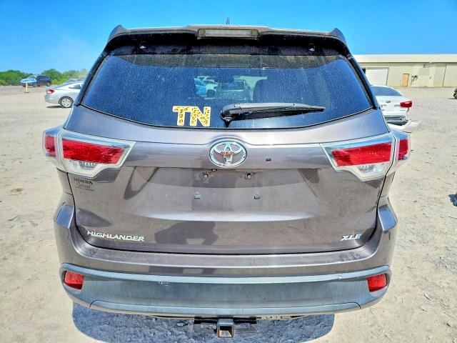 53265446 :رقم المزاد ، 5TDKKRFH0FS068504 vin ، 2015 Toyota Highlander مزاد بيع