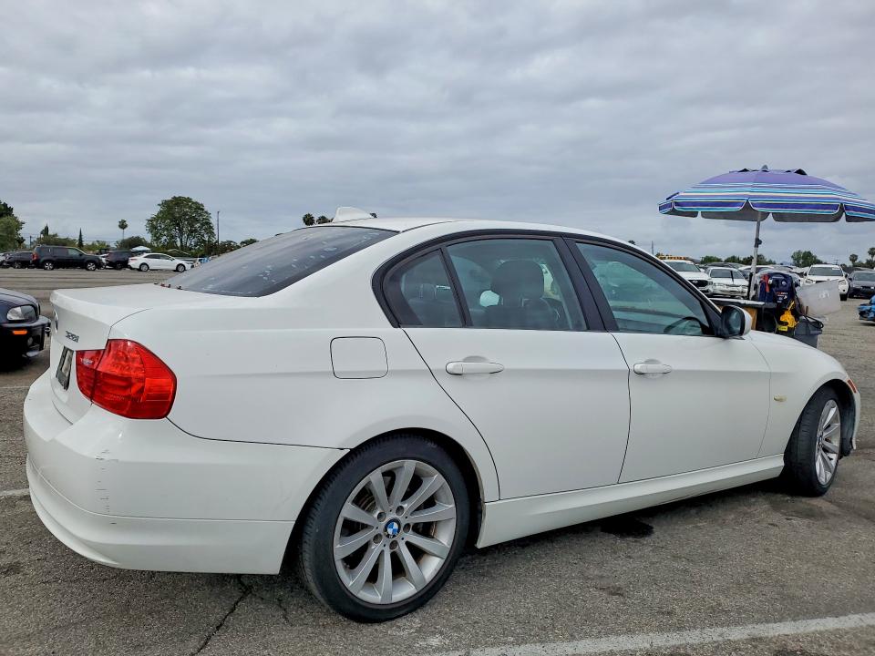 54844666 :رقم المزاد ، WBAPH5C53BA441983 vin ، 2011 Bmw 328 مزاد بيع