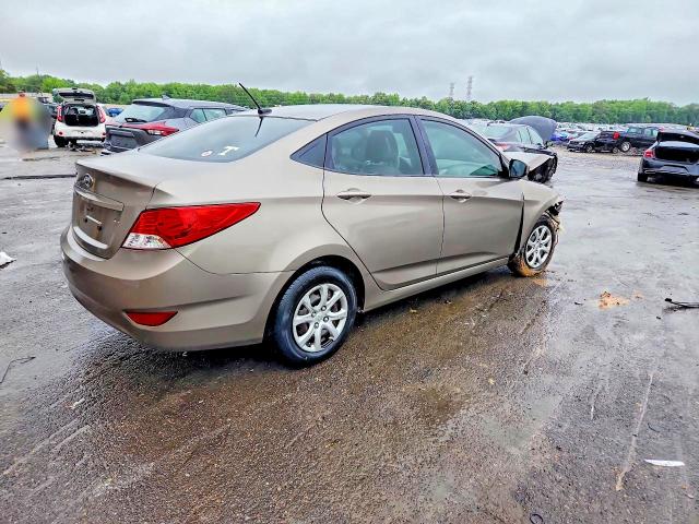 52582036 :رقم المزاد ، KMHCT4AE5DU562301 vin ، 2013 Hyundai Accent مزاد بيع