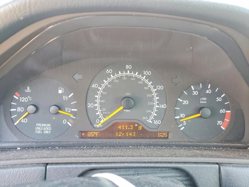 53981806 :رقم المزاد ، WDBJF82F4WX011505 vin ، 1998 Mercedes-benz E مزاد بيع