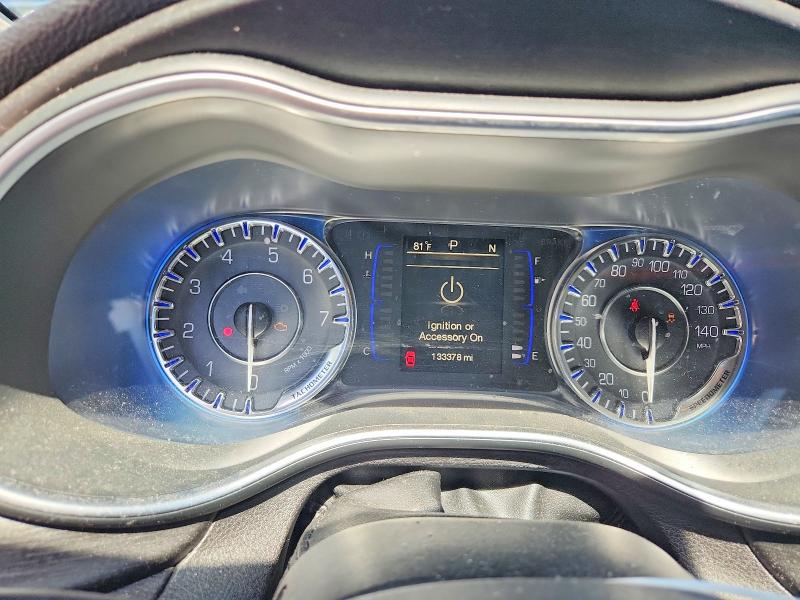 Продажа на аукционе авто 2015 Chrysler 200, vin: 1C3CCCAB7FN642043, номер лота: 54538916