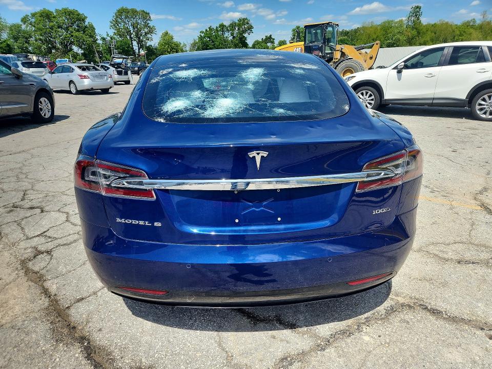 Продажа на аукционе авто 2018 Tesla Model S, vin: 5YJSA1E20JF243493, номер лота: 51999736