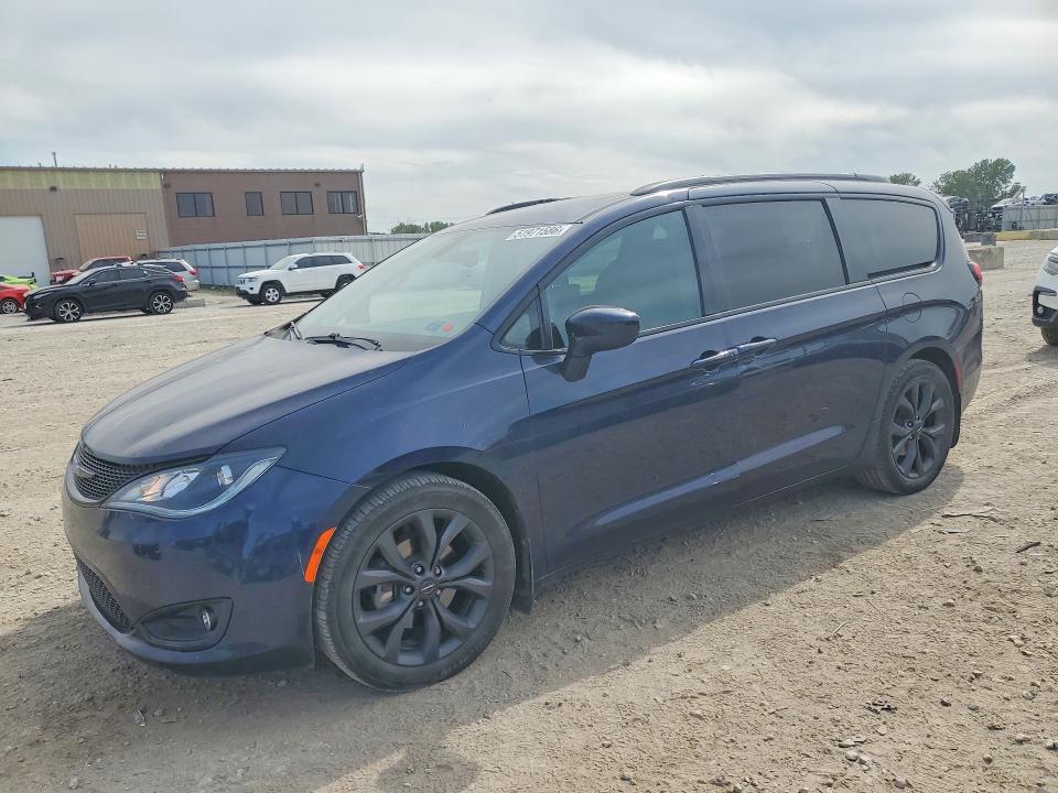 Продажа на аукционе авто 2018 Chrysler Pacifica, vin: 2C4RC1EGXJR321822, номер лота: 51971586