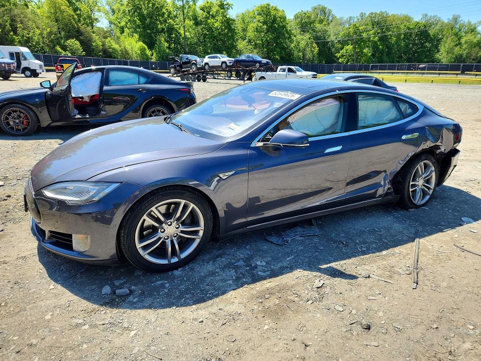 2015 Tesla Model S მანქანა იყიდება აუქციონზე, vin: 5YJSA1S24FF094873, აუქციონის ნომერი: 52649626
