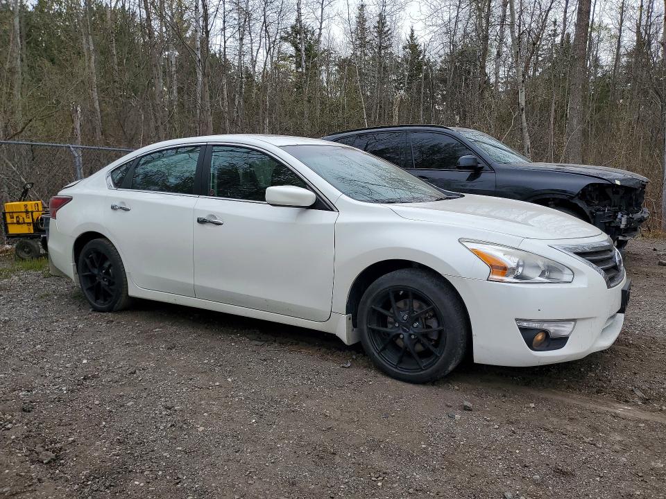 2015 Nissan Altima მანქანა იყიდება აუქციონზე, vin: 1N4AL3AP5FN876461, აუქციონის ნომერი: 52198526