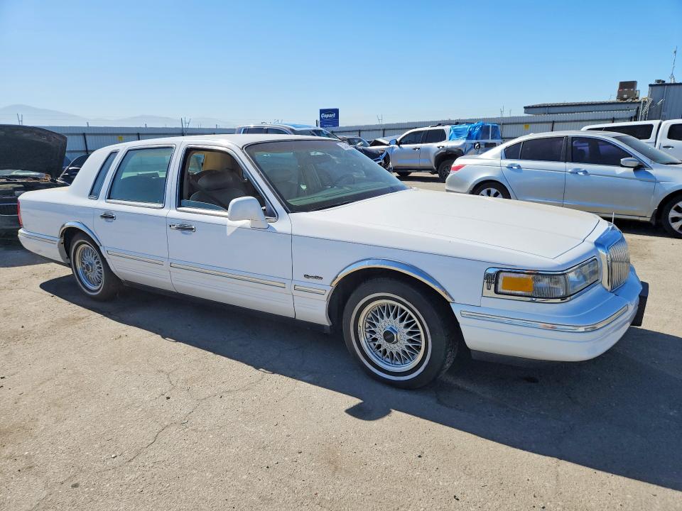 Продажа на аукционе авто 1997 Lincoln Town Car, vin: 1LNLM82W4VY675596, номер лота: 53641046