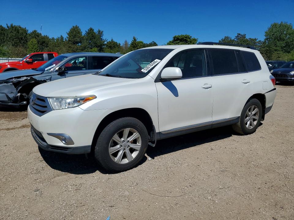 2013 Toyota Highlander მანქანა იყიდება აუქციონზე, vin: 5TDBK3EHXDS275834, აუქციონის ნომერი: 53018446