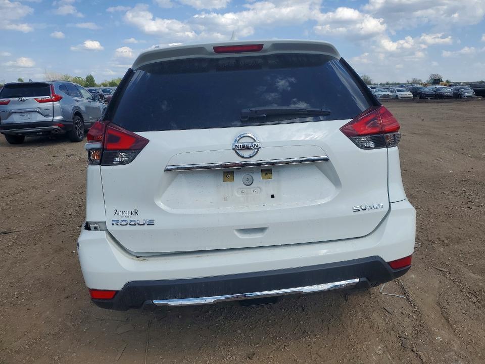 52132526 :رقم المزاد ، KNMAT2MV4HP585746 vin ، 2017 Nissan Rogue مزاد بيع