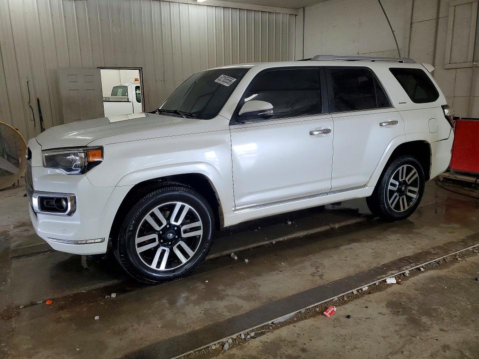 52165556 :رقم المزاد ، JTEBU5JR1H5420223 vin ، 2017 Toyota 4runner مزاد بيع