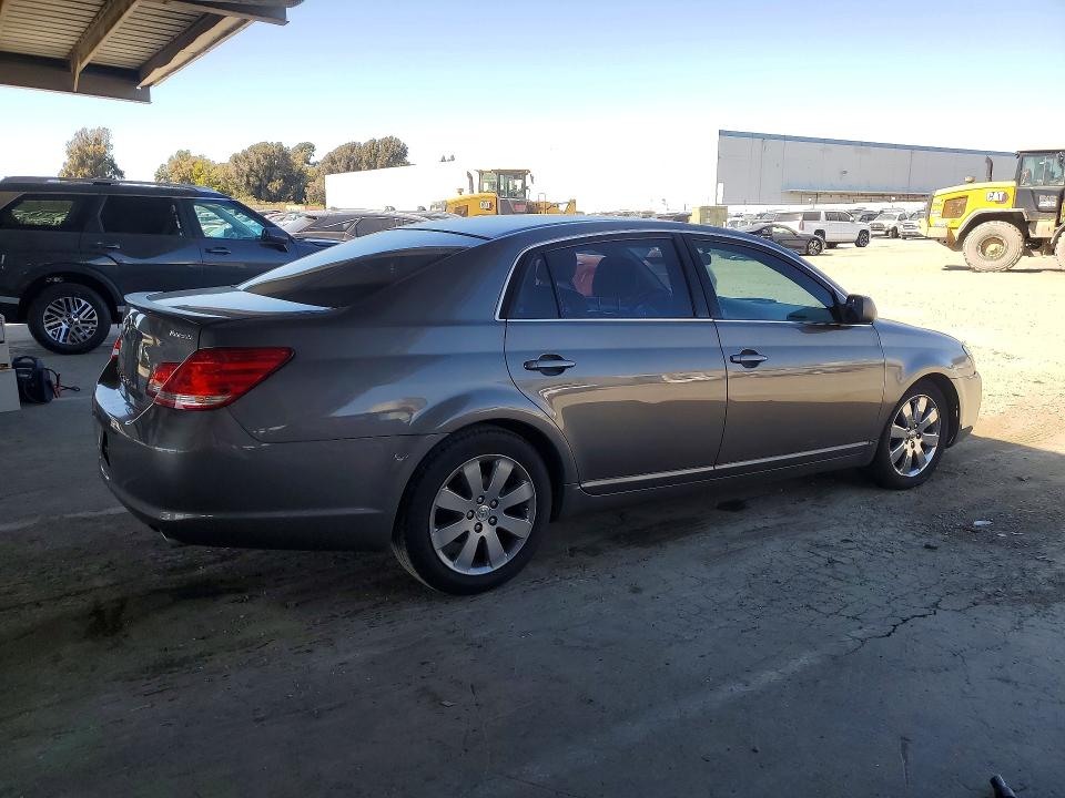 54317686 :رقم المزاد ، 4T1BK36B45U011592 vin ، 2005 Toyota Avalon مزاد بيع