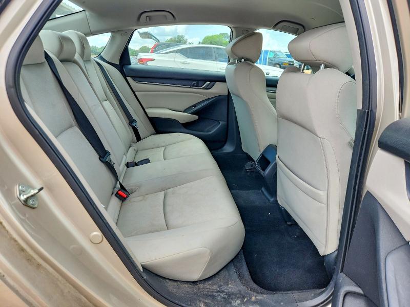 55317676 :رقم المزاد ، 1HGCV1F11JA016760 vin ، 2018 Honda Accord مزاد بيع