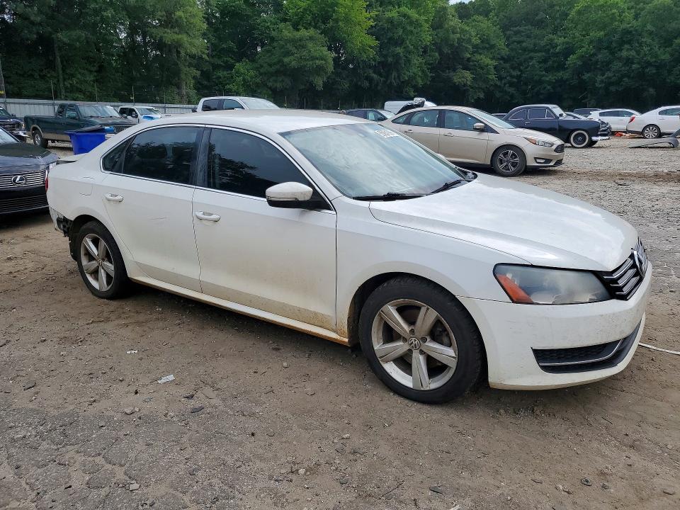 55061096 :رقم المزاد ، 1VWBP7A37EC002739 vin ، 2014 Volkswagen Passat مزاد بيع