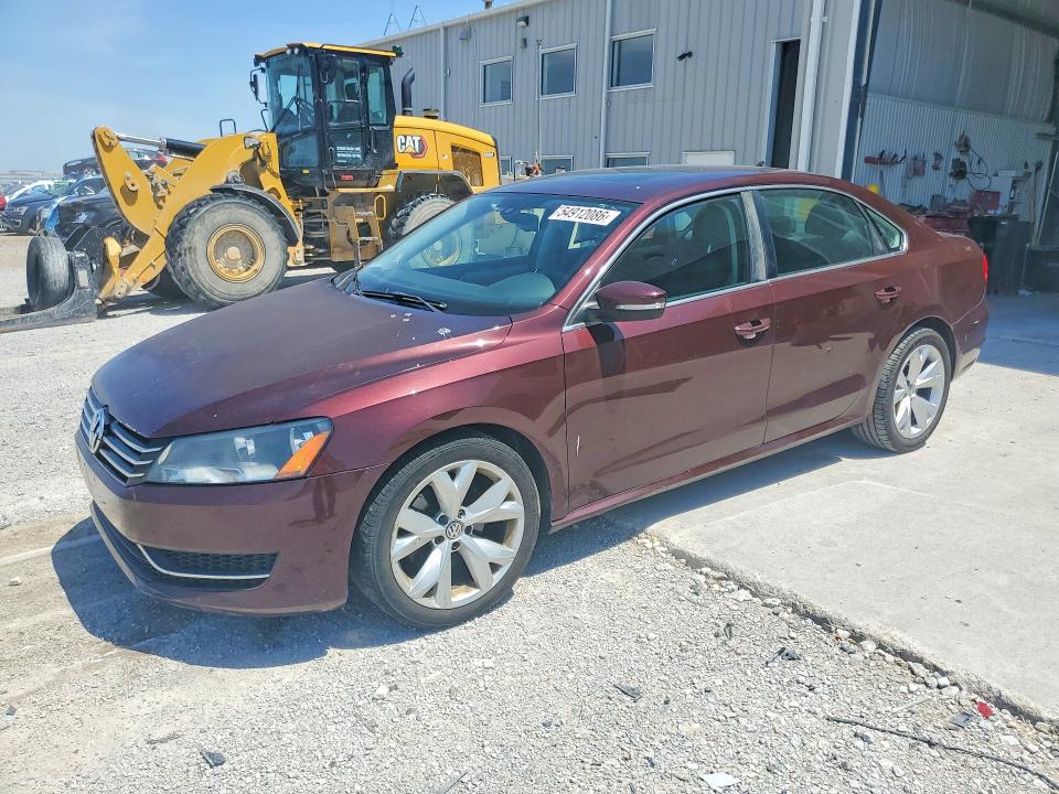 2013 Volkswagen Passat მანქანა იყიდება აუქციონზე, vin: 1VWBP7A38DC105506, აუქციონის ნომერი: 54912086