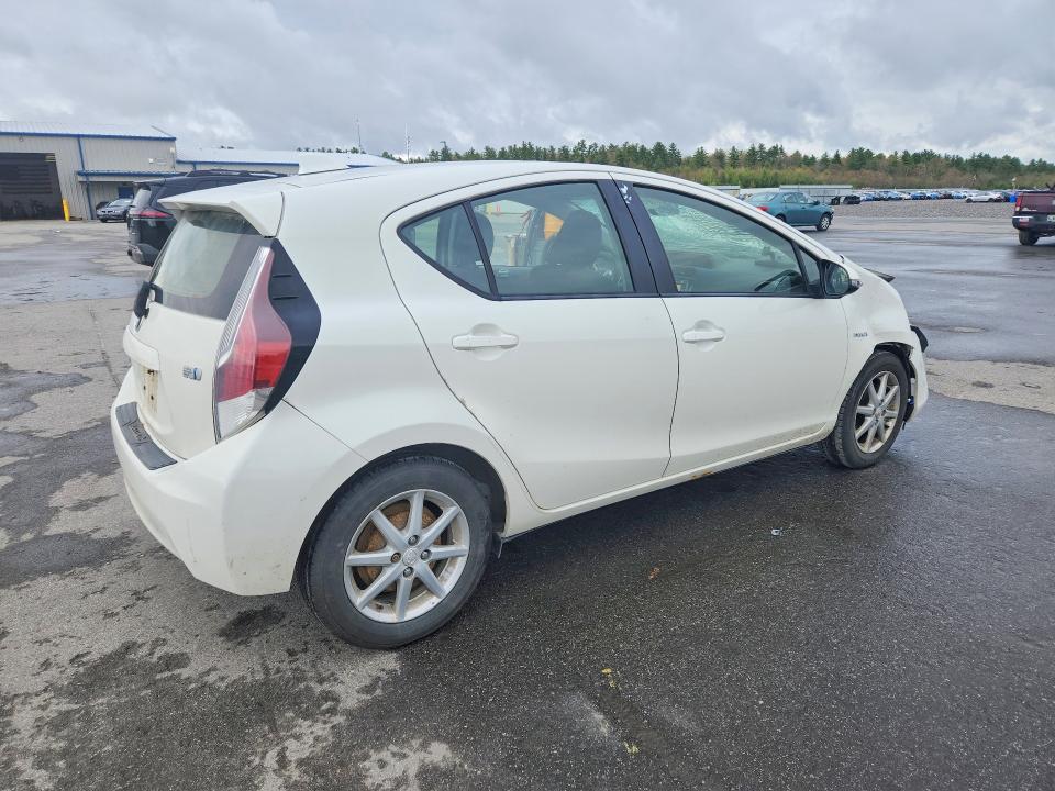 53591946 :رقم المزاد ، JTDKDTB34F1112065 vin ، 2015 Toyota Prius C مزاد بيع
