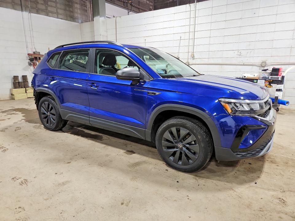 53284636 :رقم المزاد ، 3VVMX7B26NM023373 vin ، 2022 Volkswagen Taos مزاد بيع