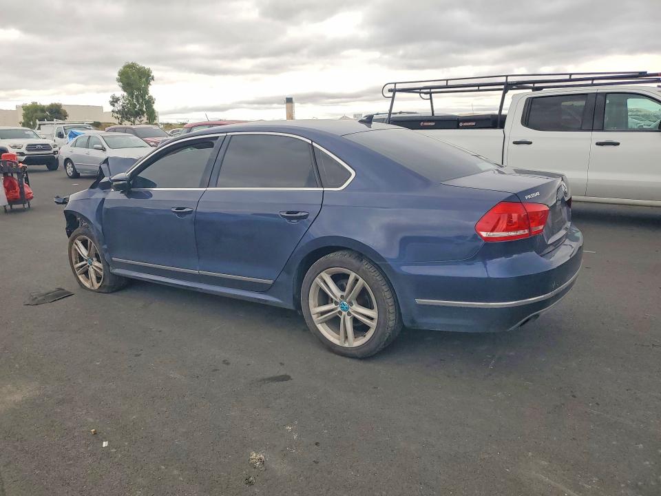 55191496 :رقم المزاد ، 1VWCM7A37CC061333 vin ، 2012 Volkswagen Passat مزاد بيع