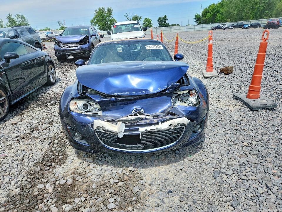 55417846 :رقم المزاد ، JM1NC2NF3B0214196 vin ، 2011 Mazda Mx-5 Miata مزاد بيع