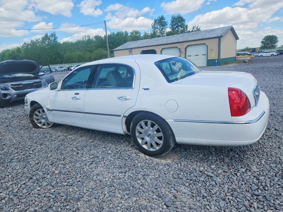 Продажа на аукционе авто 2011 Lincoln Town Car, vin: 2LNBL8CV6BX763503, номер лота: 53655276