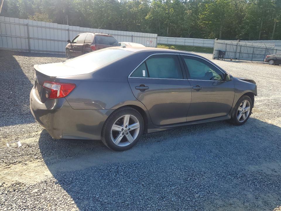 54271446 :رقم المزاد ، 4T1BF1FK2EU862427 vin ، 2014 Toyota Camry مزاد بيع