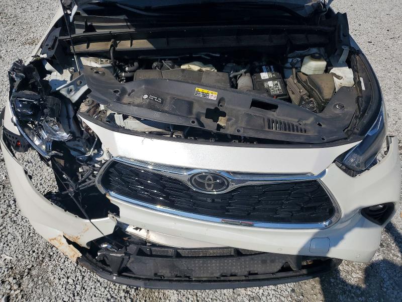 52781146 :رقم المزاد ، 5TDDZRBH8MS068404 vin ، 2021 Toyota Highlander مزاد بيع