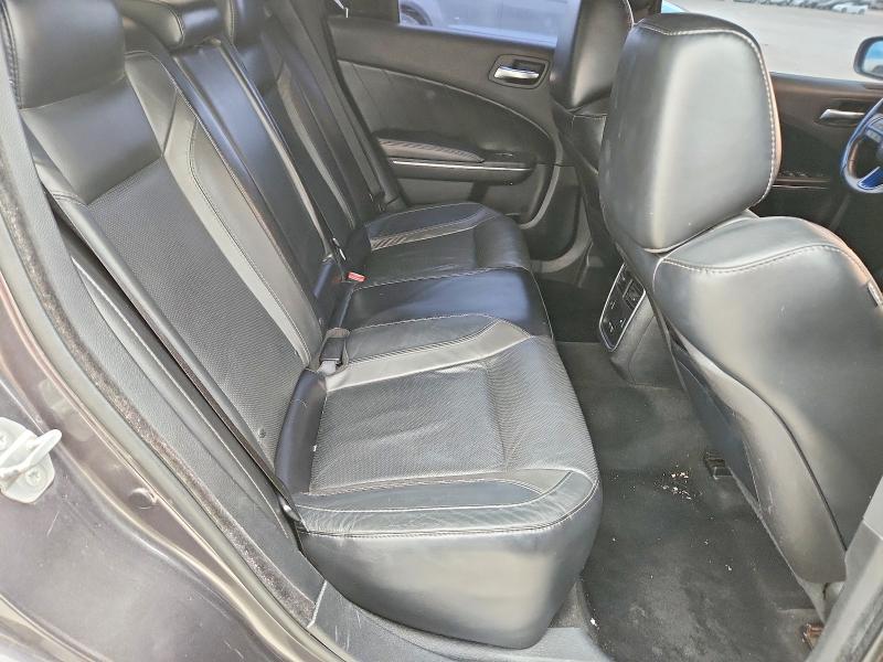 52723996 :رقم المزاد ، 2C3CDXCT0FH915357 vin ، 2015 Dodge Charger مزاد بيع