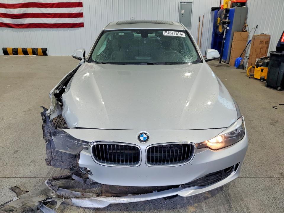 54677916 :رقم المزاد ، WBA3C3G50FNS75092 vin ، 2015 Bmw 320 مزاد بيع
