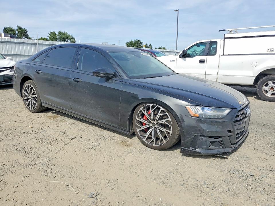 51029096 :رقم المزاد ، WAU8SAF82MN011541 vin ، 2021 Audi S8 مزاد بيع
