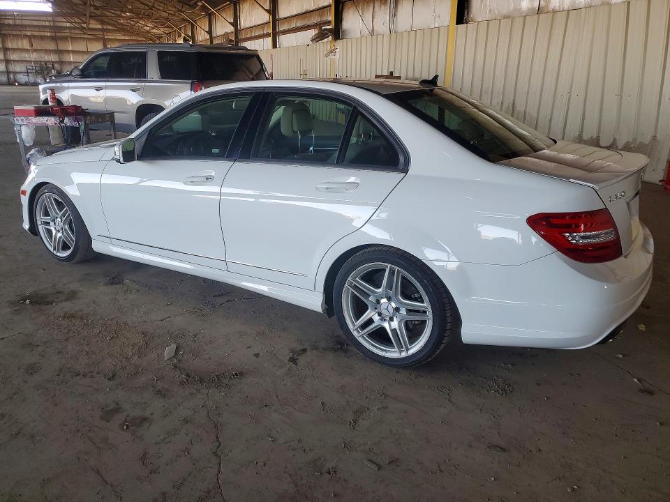 Продажа на аукционе авто 2013 Mercedes-benz C, vin: WDDGF4HB5DR271380, номер лота: 52100276