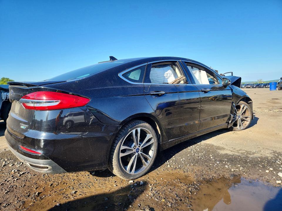 51865426 :رقم المزاد ، 3FA6P0D92LR193275 vin ، 2020 Ford Fusion مزاد بيع
