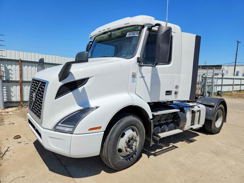 53750276 :رقم المزاد ، 4V4W39EH6LN262282 vin ، 2020 Volvo Vnr مزاد بيع