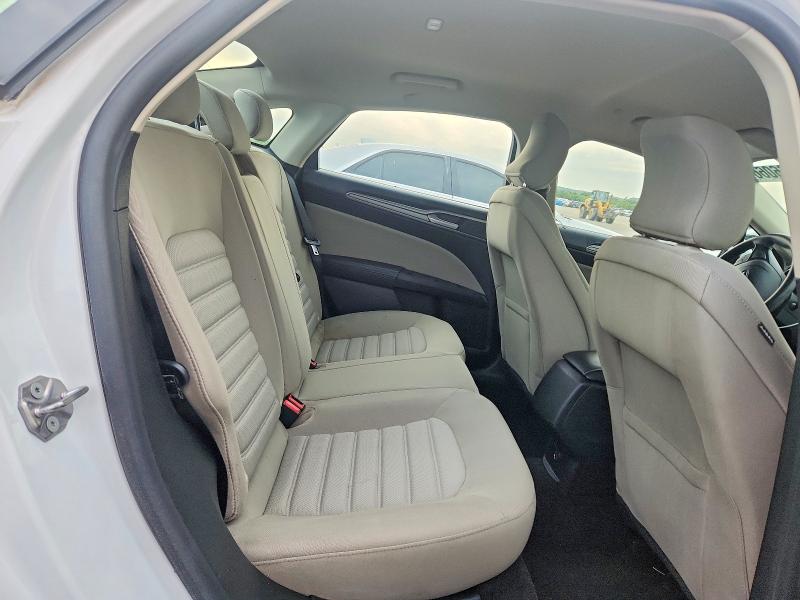 53166066 :رقم المزاد ، 3FA6P0UU5JR100170 vin ، 2018 Ford Fusion مزاد بيع