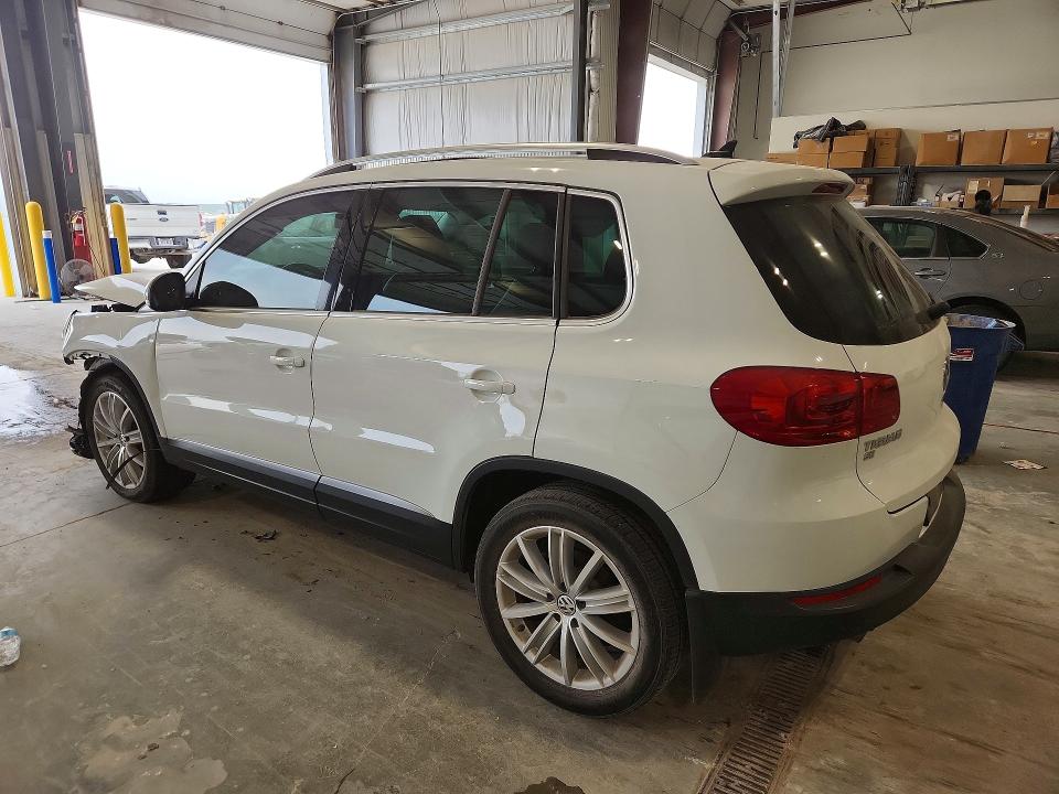 2016 Volkswagen Tiguan მანქანა იყიდება აუქციონზე, vin: WVGBV7AX2GW574875, აუქციონის ნომერი: 54645356