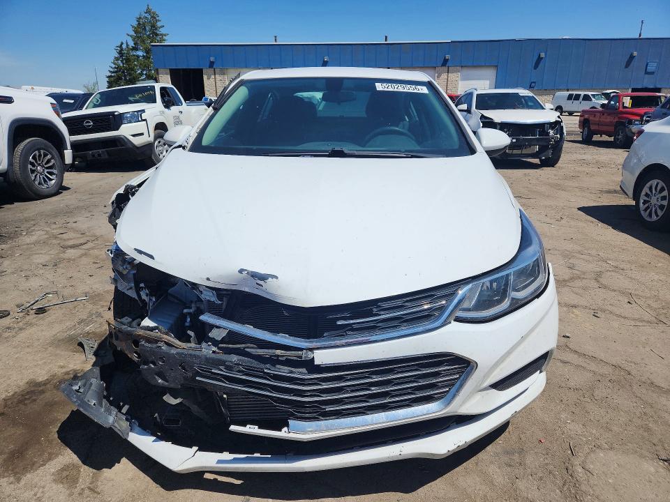 2017 Chevrolet Cruze მანქანა იყიდება აუქციონზე, vin: 1G1BE5SMXH7113103, აუქციონის ნომერი: 52029556