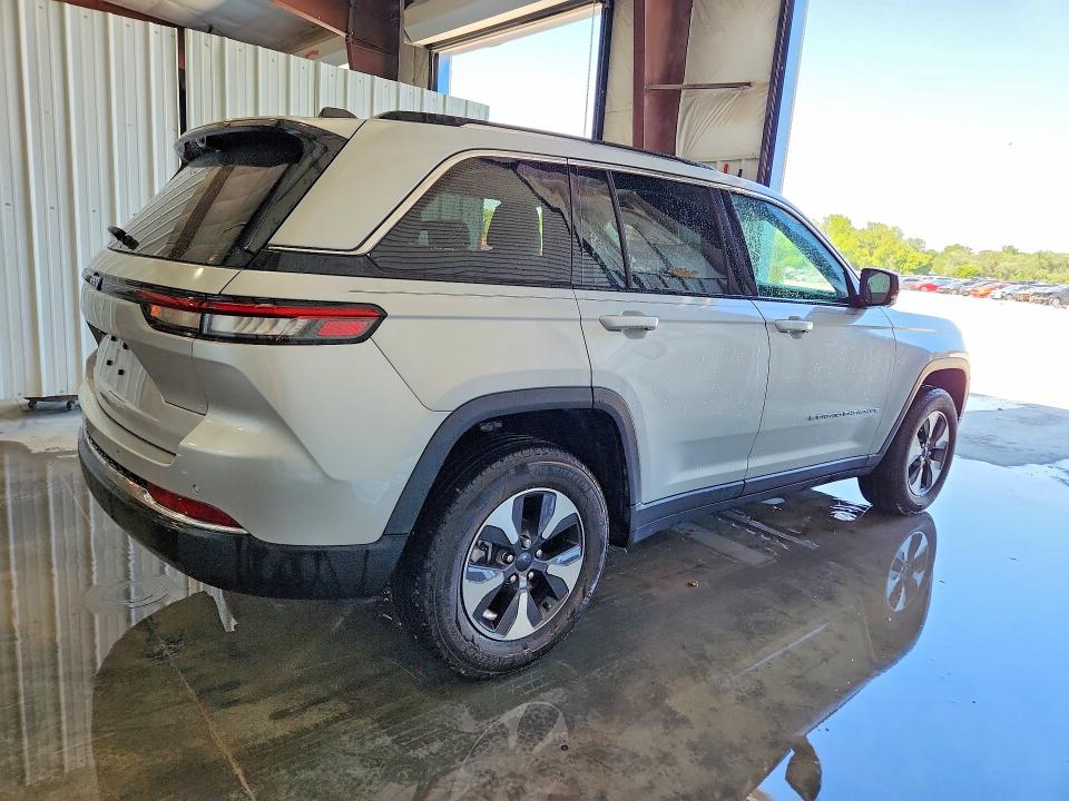 Продаж на аукціоні авто 2023 Jeep Grand Cherokee, vin: 1C4RJYB66PC664834, номер лоту: 49518126