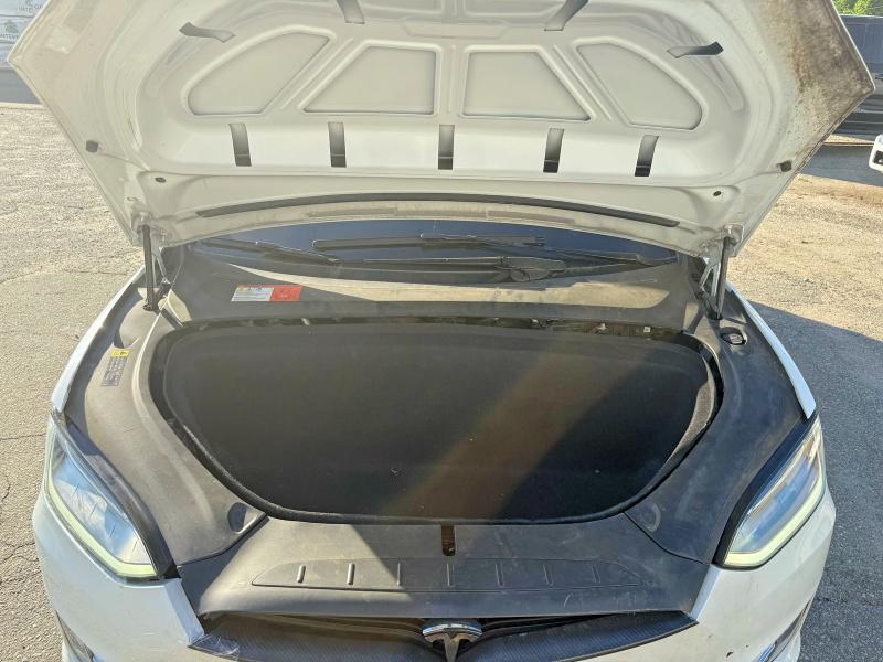 54701946 :رقم المزاد ، 5YJXCBE2XJF103330 vin ، 2018 Tesla Model X مزاد بيع