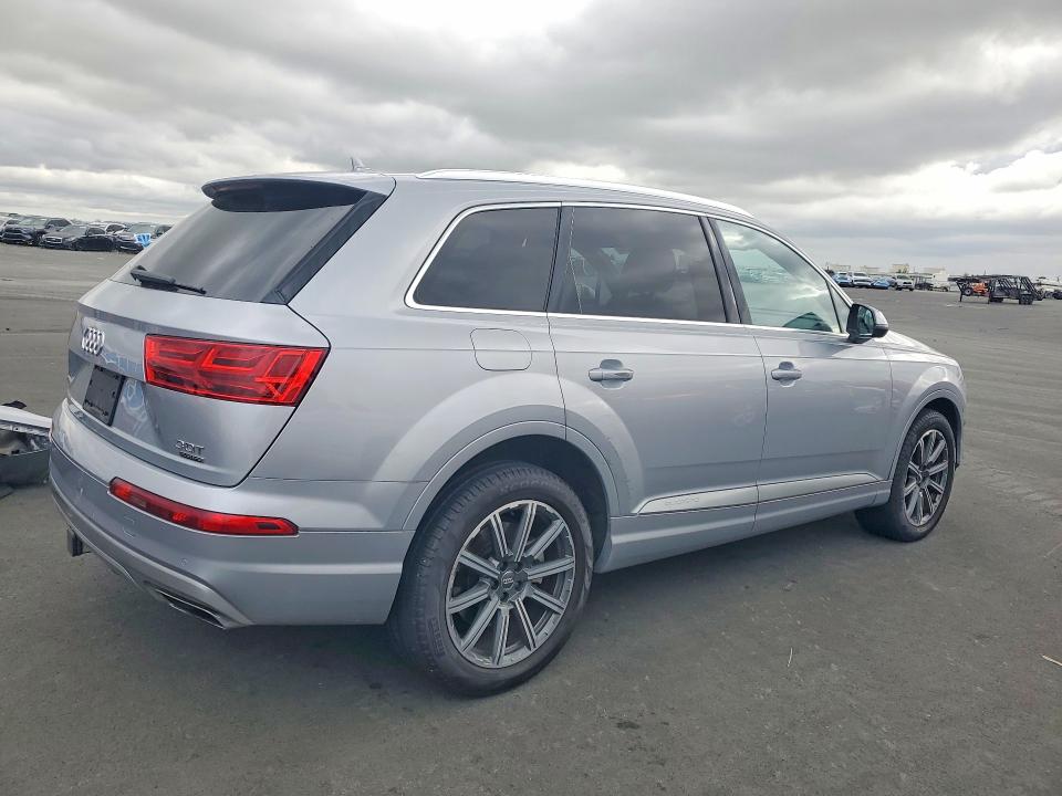 2018 Audi Q7 მანქანა იყიდება აუქციონზე, vin: WA1LAAF71JD014143, აუქციონის ნომერი: 55428576