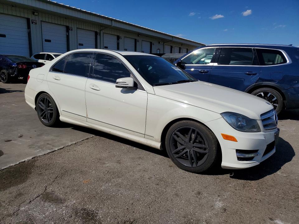 53096626 :رقم المزاد ، WDDGF8BB3CR210320 vin ، 2012 Mercedes-benz C مزاد بيع