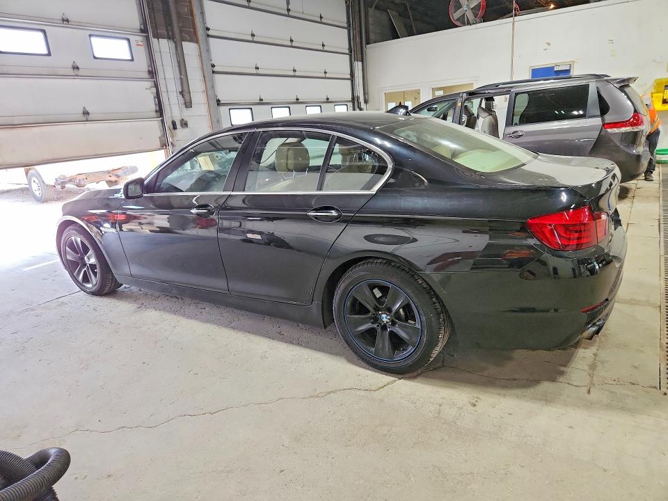 55717976 :رقم المزاد ، WBAXH5C57DDW12672 vin ، 2013 Bmw 528 مزاد بيع