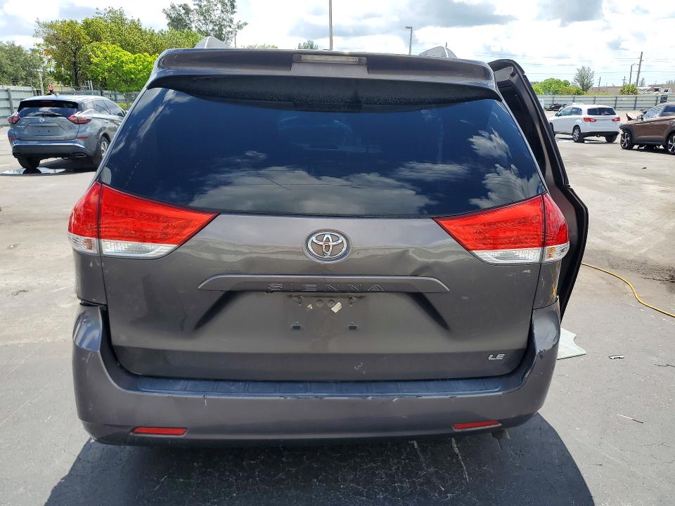 Продаж на аукціоні авто 2013 Toyota Sienna, vin: 5TDKK3DC1DS378386, номер лоту: 53573866