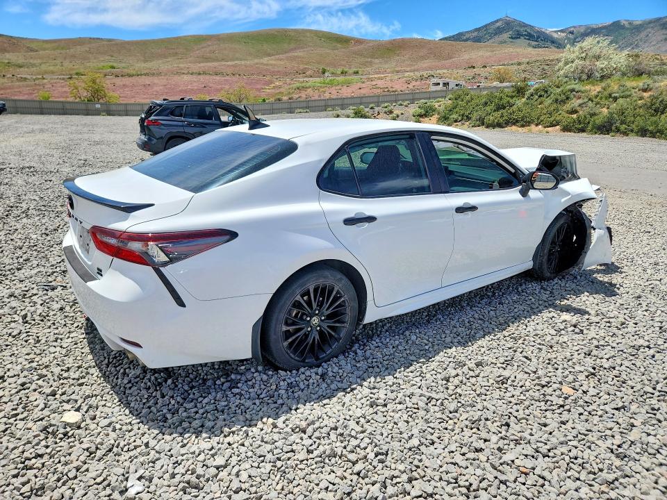 2021 Toyota Camry მანქანა იყიდება აუქციონზე, vin: 4T1G11BK5MU024126, აუქციონის ნომერი: 54067246